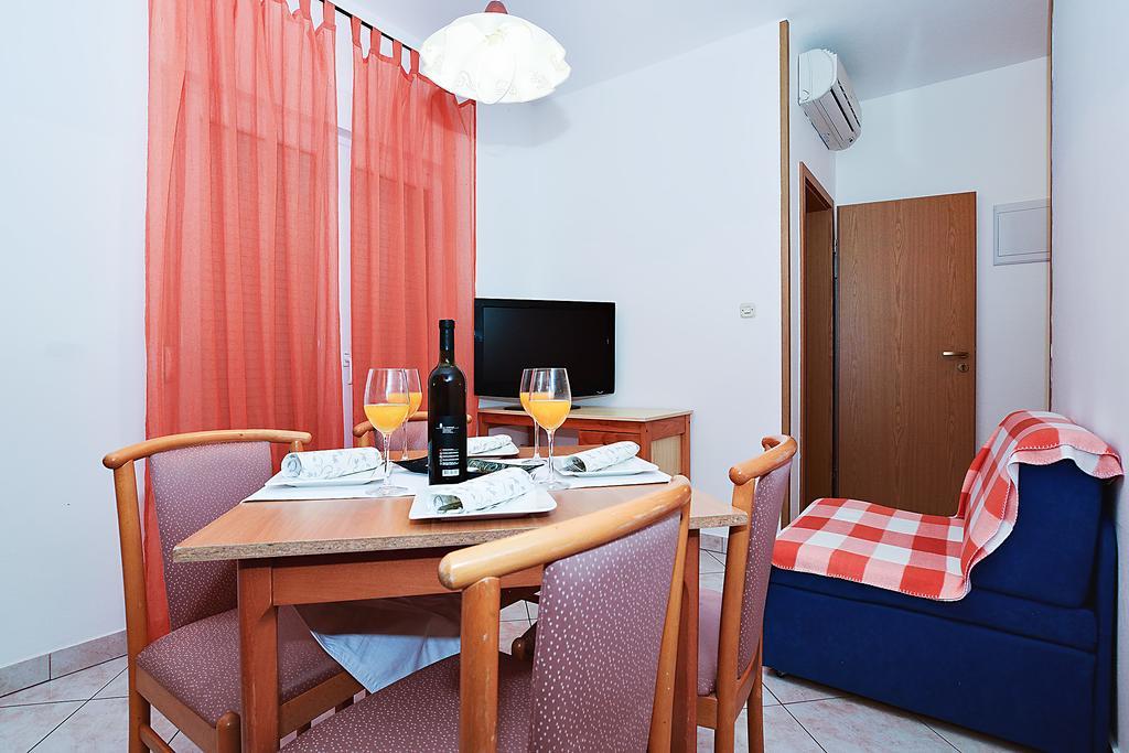 Sukošan Apartments Lucija מראה חיצוני תמונה