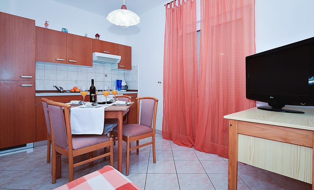 Sukošan Apartments Lucija מראה חיצוני תמונה